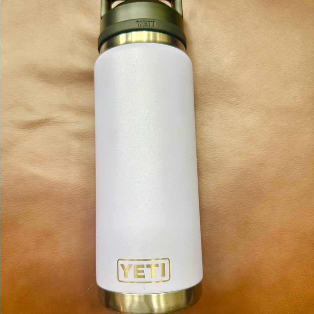YETI Lavender Stainless Steel Bottle - Picture 2 of 8